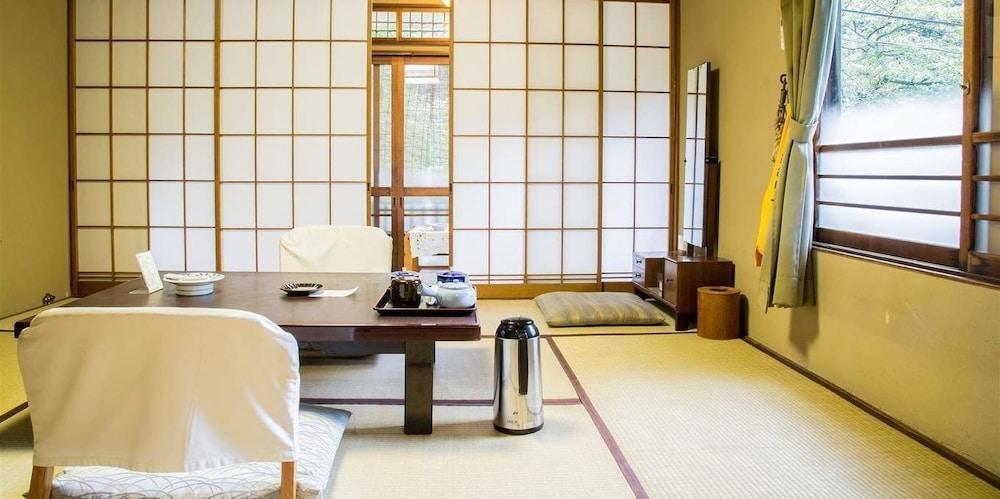 Yushintei Ryokan 4*